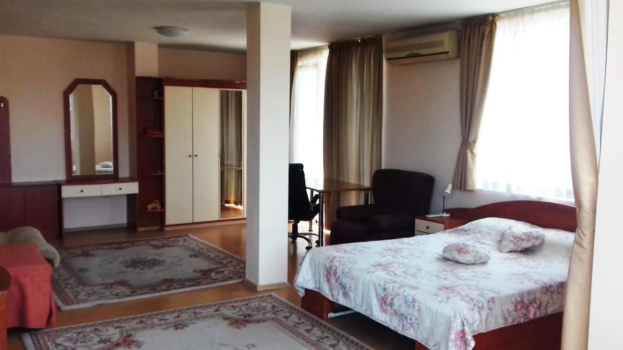 Отель Hotel Acropolis Варна-11